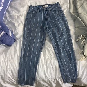 Pinned striped mom jeans
